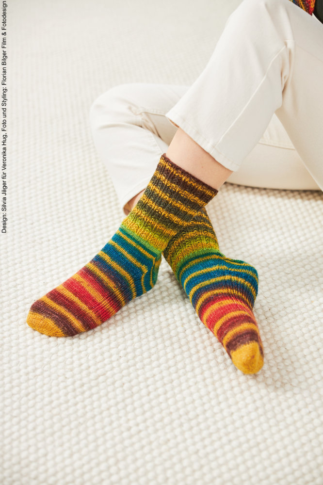 Schrägstreifen-Schal mit Socken | Anleitungsheft + Wolle Paint Socks  | Stricken | Veronika Hug, Woolly Hugs, Christophorus Verlag