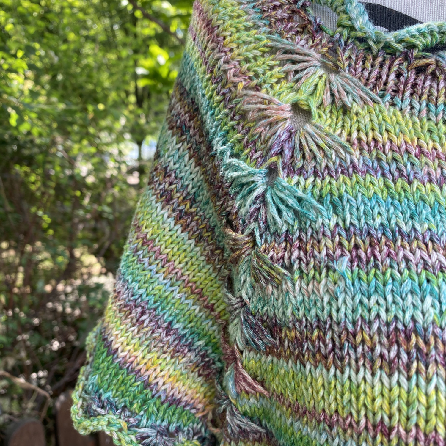 Shirt Blumenliebe | Einzelanleitung + Wolle Cavacalla Linie 457  | Stricken | Sylvie Rasch